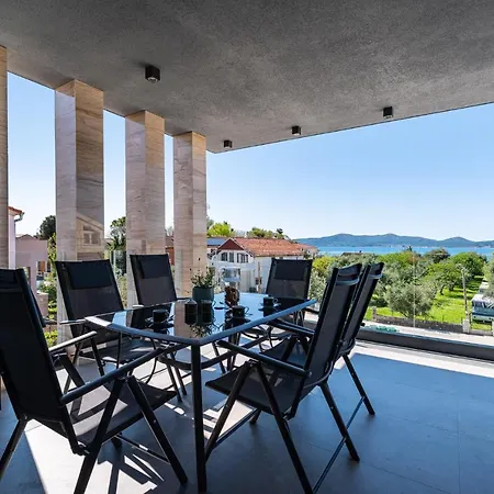 Penthouse Liv Сукошан