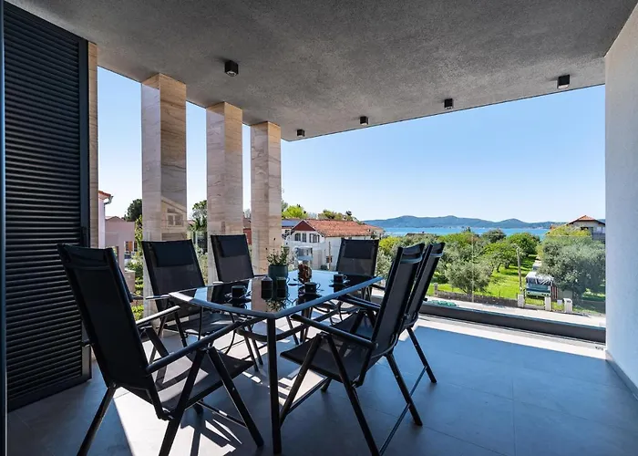 Penthouse Liv Сукошан