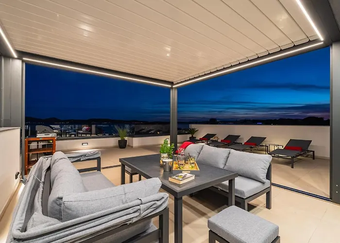 Апартаменты Penthouse Liv Сукошан